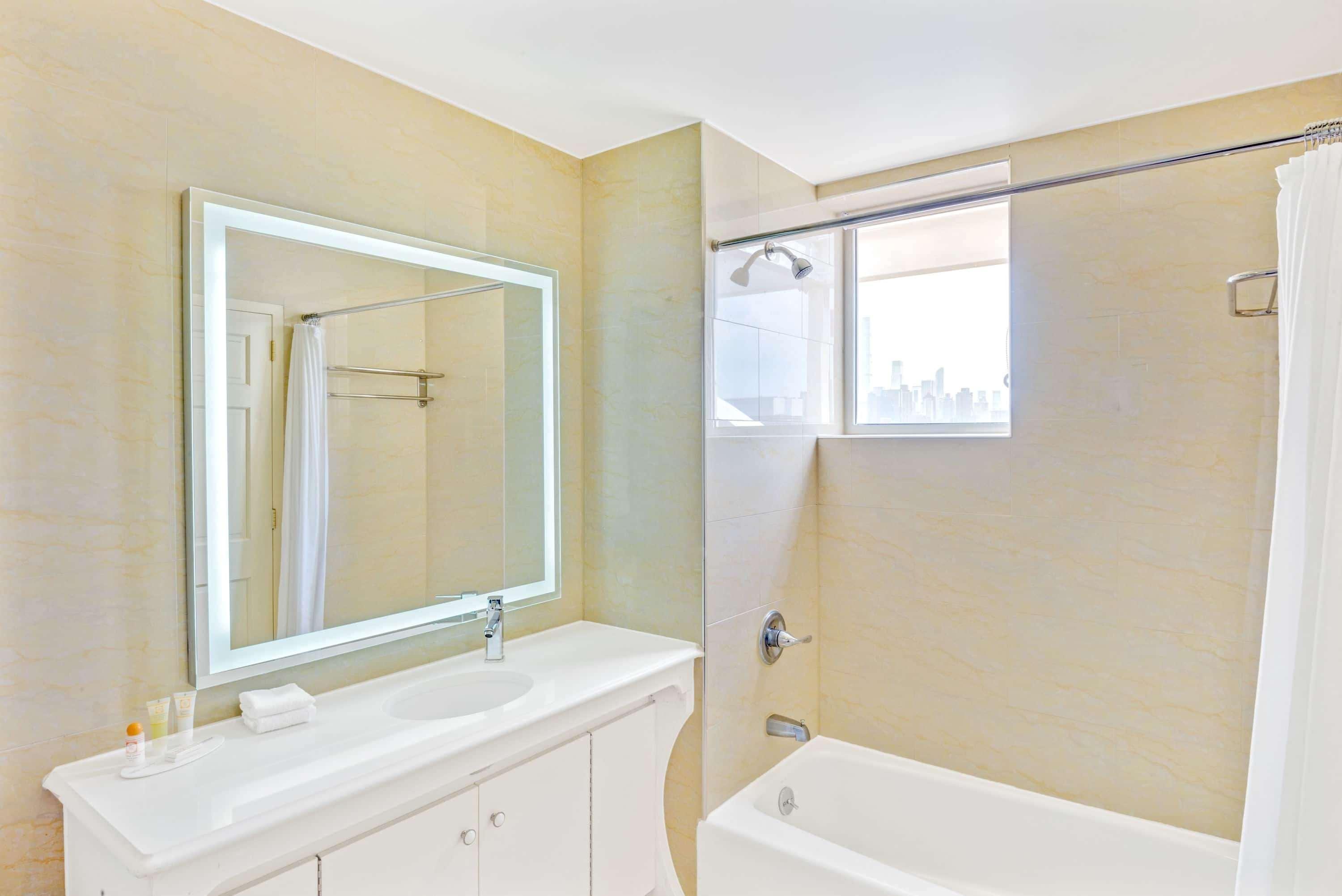 Howard Johnson By Wyndham Long Island City New York Exterior photo