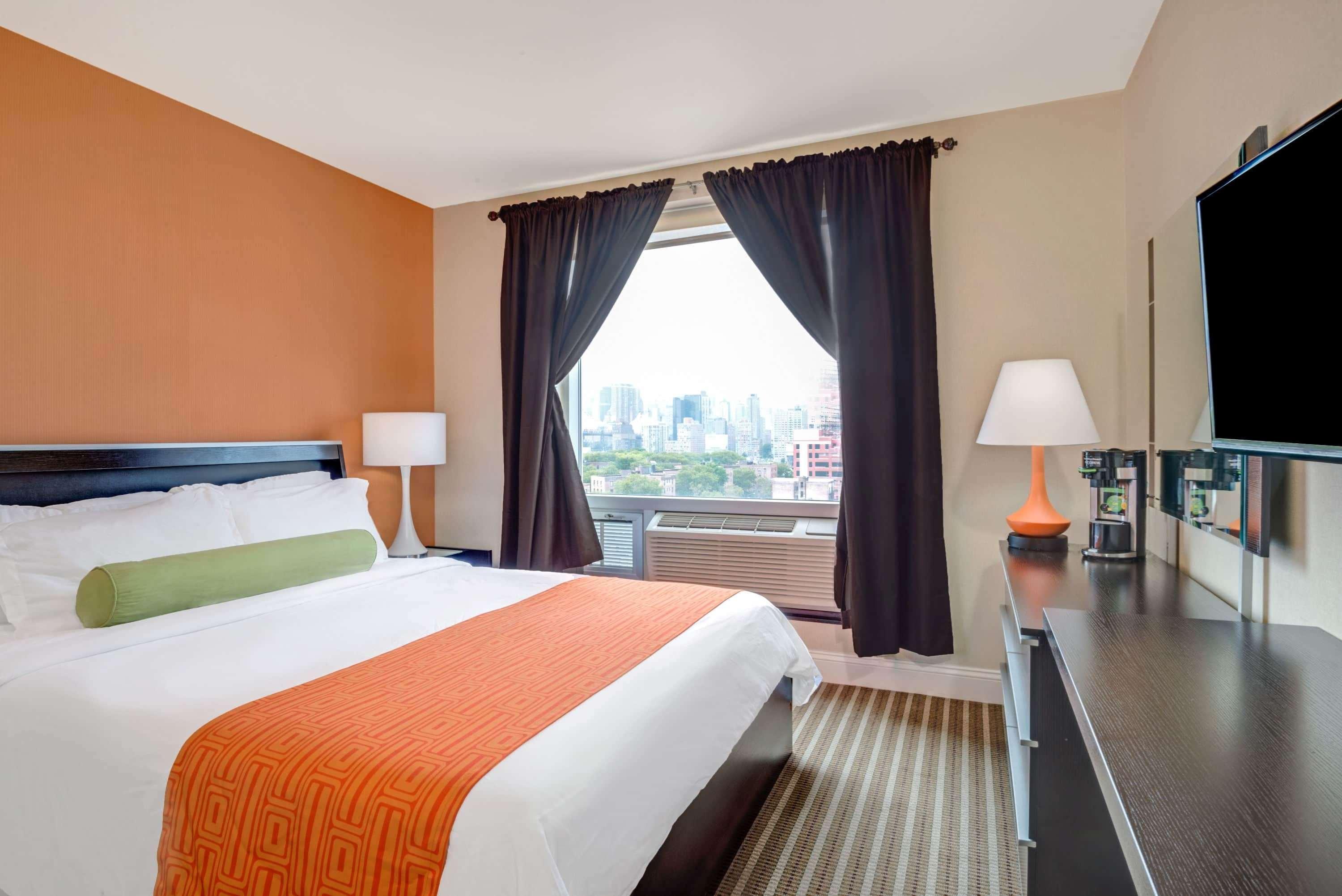 Howard Johnson By Wyndham Long Island City New York Exterior photo