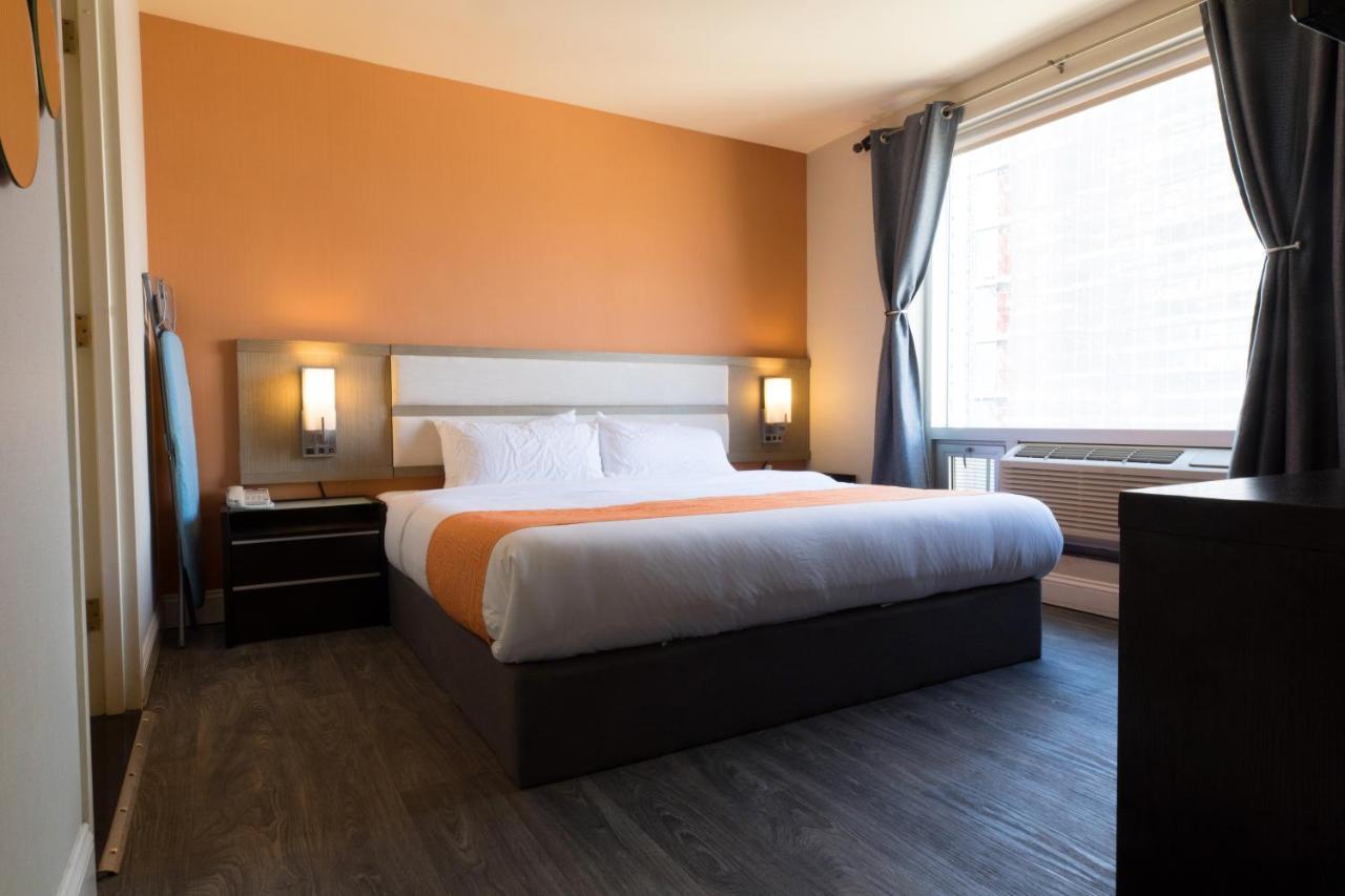 Howard Johnson By Wyndham Long Island City New York Exterior photo