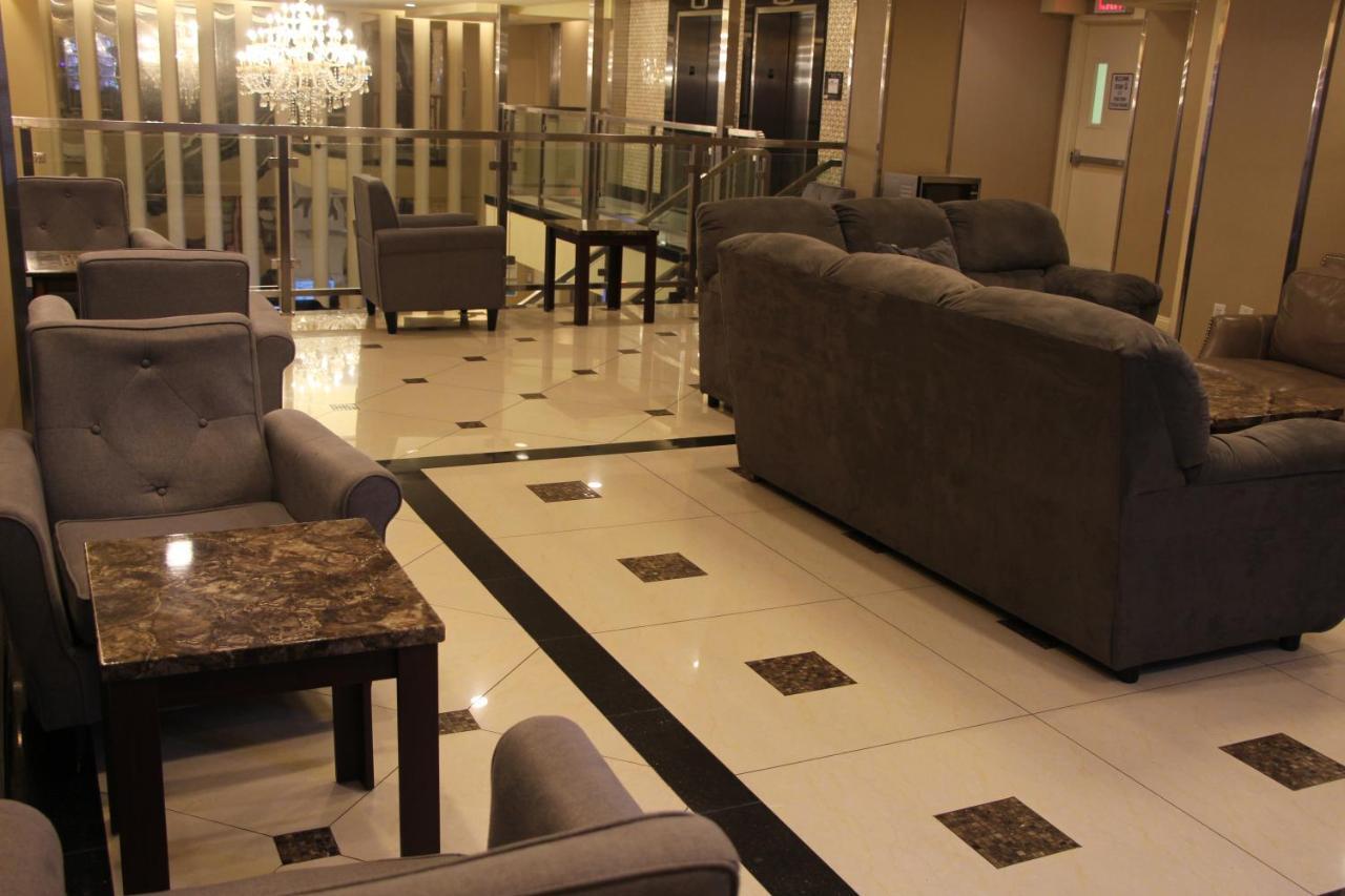 Howard Johnson By Wyndham Long Island City New York Exterior photo
